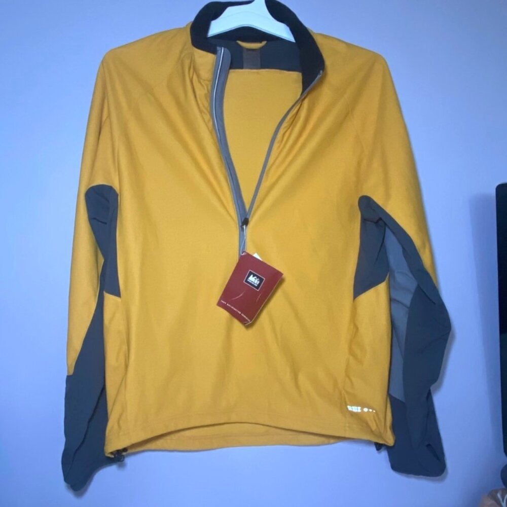 Mens‎ REI Yellow & Gray Softshell Jacket With Quarter Zip & Thumb Holes